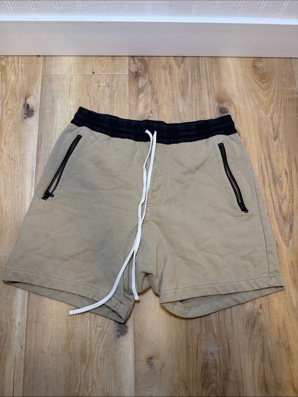 Men’s brown essnetials fear of god shorts size small